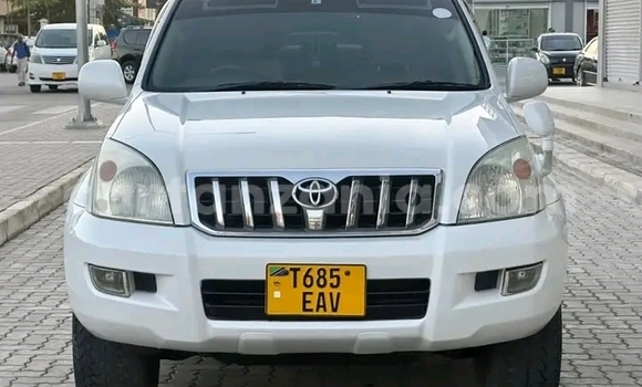 Nunua Ilio tumika Toyota Land Cruiser Prado Nyeupe Gari ndani ya Biharamulo nchini Kagera Nunua Ilio tumika Toyota Land Cruiser Prado Nyeupe Gari ndani ya Biharamulo nchini Kagera