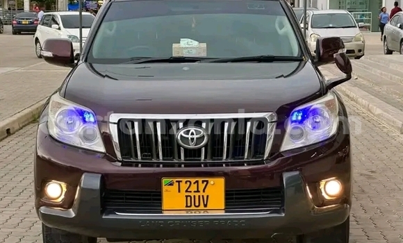 Nunua Ilio tumika Toyota Land Cruiser Prado Nyekundu Gari ndani ya Bariadi nchini Simiyu Nunua Ilio tumika Toyota Land Cruiser Prado Nyekundu Gari ndani ya Bariadi nchini Simiyu