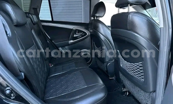 Nunua Ilio tumika Toyota RAV4 Nyeusi Gari ndani ya Biharamulo nchini Kagera Nunua Ilio tumika Toyota RAV4 Nyeusi Gari ndani ya Biharamulo nchini Kagera