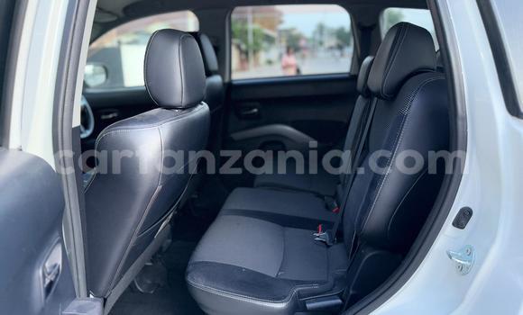Buy Used Mitsubishi Outlander White Car in Dar es Salaam in Dar es Salaam Buy Used Mitsubishi Outlander White Car in Dar es Salaam in Dar es Salaam