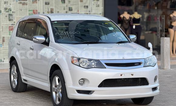 Buy Used Mitsubishi Outlander White Car in Dar es Salaam in Dar es Salaam Buy Used Mitsubishi Outlander White Car in Dar es Salaam in Dar es Salaam