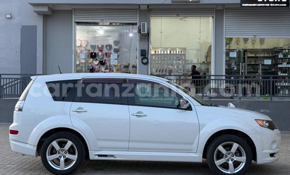 Buy Used Mitsubishi Outlander White Car in Dar es Salaam in Dar es Salaam Buy Used Mitsubishi Outlander White Car in Dar es Salaam in Dar es Salaam