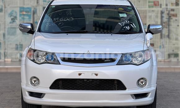 Buy Used Mitsubishi Outlander White Car in Dar es Salaam in Dar es Salaam Buy Used Mitsubishi Outlander White Car in Dar es Salaam in Dar es Salaam