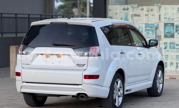 Buy Used Mitsubishi Outlander White Car in Dar es Salaam in Dar es Salaam Buy Used Mitsubishi Outlander White Car in Dar es Salaam in Dar es Salaam