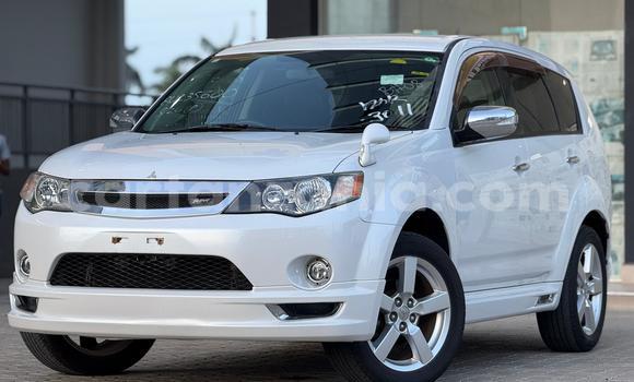 Buy Used Mitsubishi Outlander White Car in Dar es Salaam in Dar es Salaam Buy Used Mitsubishi Outlander White Car in Dar es Salaam in Dar es Salaam