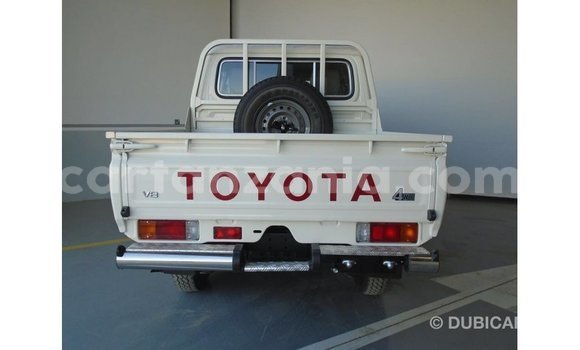 Nunua Imported Toyota Land Cruiser Nyeupe Gari ndani ya Import - Dubai nchini Arusha Nunua Imported Toyota Land Cruiser Nyeupe Gari ndani ya Import - Dubai nchini Arusha
