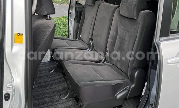 Nunua Ilio tumika Toyota Noah Fedha Gari ndani ya Dar es Salaam nchini Dar es Salaam Nunua Ilio tumika Toyota Noah Fedha Gari ndani ya Dar es Salaam nchini Dar es Salaam