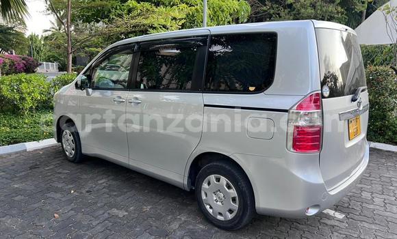 Nunua Ilio tumika Toyota Noah Fedha Gari ndani ya Dar es Salaam nchini Dar es Salaam Nunua Ilio tumika Toyota Noah Fedha Gari ndani ya Dar es Salaam nchini Dar es Salaam