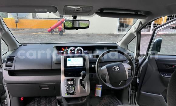 Nunua Ilio tumika Toyota Noah Fedha Gari ndani ya Dar es Salaam nchini Dar es Salaam Nunua Ilio tumika Toyota Noah Fedha Gari ndani ya Dar es Salaam nchini Dar es Salaam