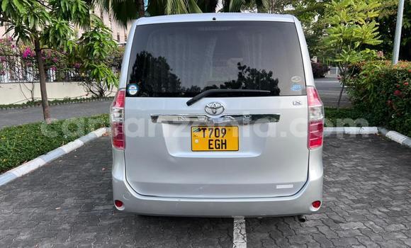 Nunua Ilio tumika Toyota Noah Fedha Gari ndani ya Dar es Salaam nchini Dar es Salaam Nunua Ilio tumika Toyota Noah Fedha Gari ndani ya Dar es Salaam nchini Dar es Salaam