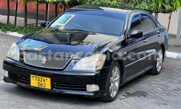 Buy Used Toyota Crown Black Car in Dar es Salaam in Dar es Salaam
