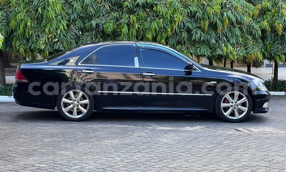 Nunua Ilio tumika Toyota Crown Nyeusi Gari ndani ya Dar es Salaam nchini Dar es Salaam Nunua Ilio tumika Toyota Crown Nyeusi Gari ndani ya Dar es Salaam nchini Dar es Salaam