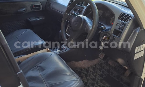 Nunua Ilio tumika Toyota RAV4 Nyeupe Gari ndani ya Dar es Salaam nchini Dar es Salaam Nunua Ilio tumika Toyota RAV4 Nyeupe Gari ndani ya Dar es Salaam nchini Dar es Salaam