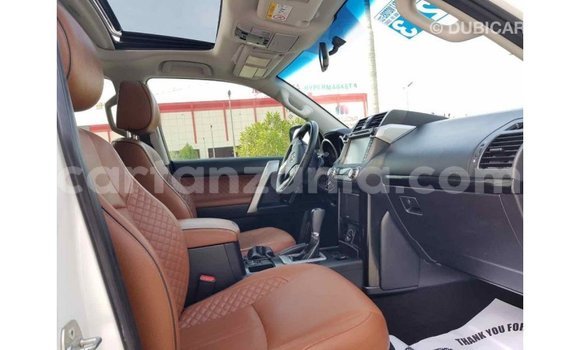 Nunua Imported Toyota Prado Nyeupe Gari ndani ya Import - Dubai nchini Arusha Nunua Imported Toyota Prado Nyeupe Gari ndani ya Import - Dubai nchini Arusha