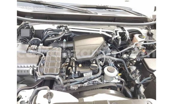 Nunua Imported Toyota Prado Nyeupe Gari ndani ya Import - Dubai nchini Arusha Nunua Imported Toyota Prado Nyeupe Gari ndani ya Import - Dubai nchini Arusha