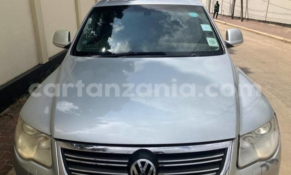Buy Used Volkswagen Touareg Silver Car in Dar es Salaam in Dar es Salaam