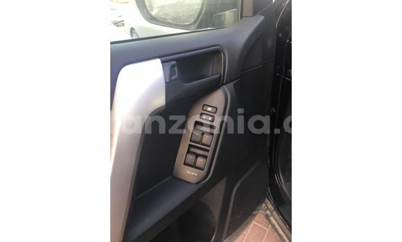 Nunua Imported Toyota Prado Nyeusi Gari ndani ya Import - Dubai nchini Arusha Nunua Imported Toyota Prado Nyeusi Gari ndani ya Import - Dubai nchini Arusha