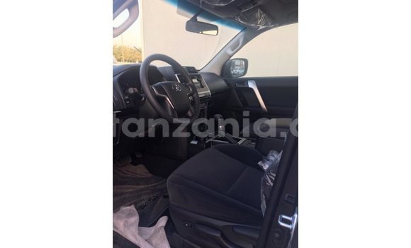 Nunua Imported Toyota Prado Nyeusi Gari ndani ya Import - Dubai nchini Arusha Nunua Imported Toyota Prado Nyeusi Gari ndani ya Import - Dubai nchini Arusha