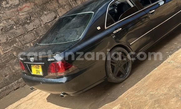 Nunua Ilio tumika Toyota Crown Nyeusi Gari ndani ya Dar es Salaam nchini Dar es Salaam Nunua Ilio tumika Toyota Crown Nyeusi Gari ndani ya Dar es Salaam nchini Dar es Salaam