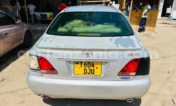 Buy Used Toyota Crown White Car in Dar es Salaam in Dar es Salaam Buy Used Toyota Crown White Car in Dar es Salaam in Dar es Salaam