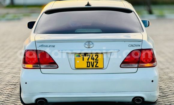 Nunua Ilio tumika Toyota Crown Nyeupe Gari ndani ya Dar es Salaam nchini Dar es Salaam Nunua Ilio tumika Toyota Crown Nyeupe Gari ndani ya Dar es Salaam nchini Dar es Salaam