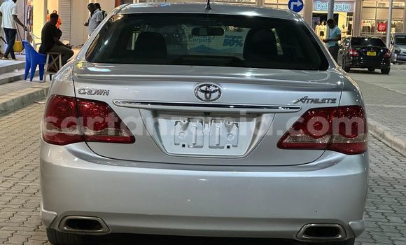 Nunua Imported Toyota Crown Fedha Gari ndani ya Dar es Salaam nchini Dar es Salaam Nunua Imported Toyota Crown Fedha Gari ndani ya Dar es Salaam nchini Dar es Salaam