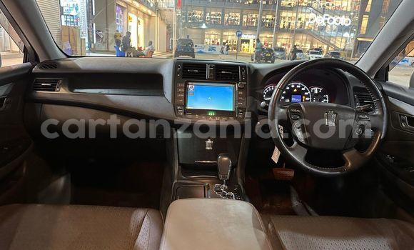 Nunua Imported Toyota Crown Fedha Gari ndani ya Dar es Salaam nchini Dar es Salaam Nunua Imported Toyota Crown Fedha Gari ndani ya Dar es Salaam nchini Dar es Salaam