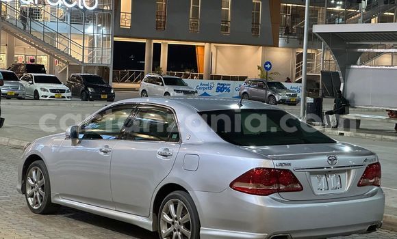 Nunua Imported Toyota Crown Fedha Gari ndani ya Dar es Salaam nchini Dar es Salaam Nunua Imported Toyota Crown Fedha Gari ndani ya Dar es Salaam nchini Dar es Salaam