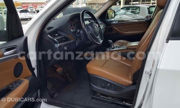 Nunua Imported BMW X5 Nyeupe Gari ndani ya Import - Dubai nchini Arusha Nunua Imported BMW X5 Nyeupe Gari ndani ya Import - Dubai nchini Arusha