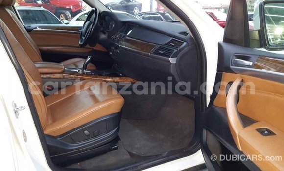 Nunua Imported BMW X5 Nyeupe Gari ndani ya Import - Dubai nchini Arusha Nunua Imported BMW X5 Nyeupe Gari ndani ya Import - Dubai nchini Arusha