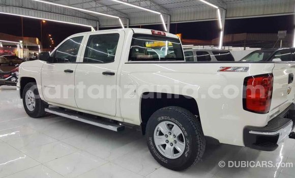 Nunua Imported Chevrolet Silverado Nyeupe Gari ndani ya Import - Dubai nchini Arusha Nunua Imported Chevrolet Silverado Nyeupe Gari ndani ya Import - Dubai nchini Arusha