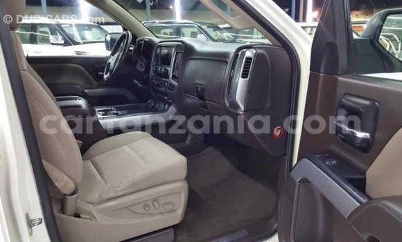 Nunua Imported Chevrolet Silverado Nyeupe Gari ndani ya Import - Dubai nchini Arusha Nunua Imported Chevrolet Silverado Nyeupe Gari ndani ya Import - Dubai nchini Arusha