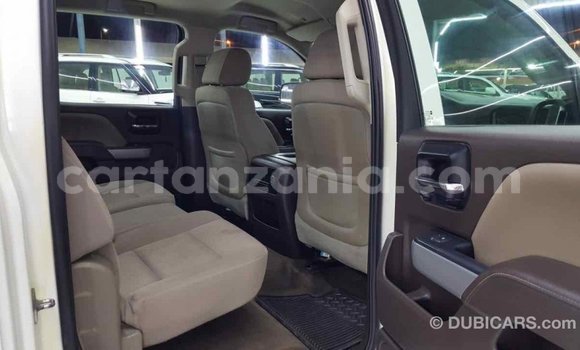 Nunua Imported Chevrolet Silverado Nyeupe Gari ndani ya Import - Dubai nchini Arusha Nunua Imported Chevrolet Silverado Nyeupe Gari ndani ya Import - Dubai nchini Arusha