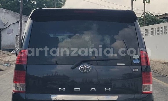 Nunua Ilio tumika Toyota Noah Nyeusi Gari ndani ya Dar es Salaam nchini Dar es Salaam
