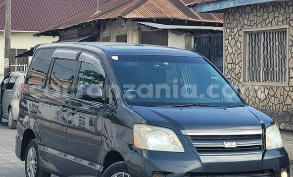 Buy Used Toyota Noah Black Car in Dar es Salaam in Dar es Salaam
