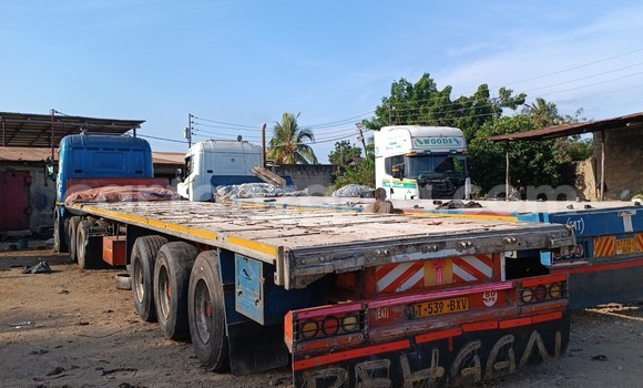 Nunua Ilio tumika Scania R420 Bluu Lori ndani ya Dar es Salaam nchini Dar es Salaam Nunua Ilio tumika Scania R420 Bluu Lori ndani ya Dar es Salaam nchini Dar es Salaam