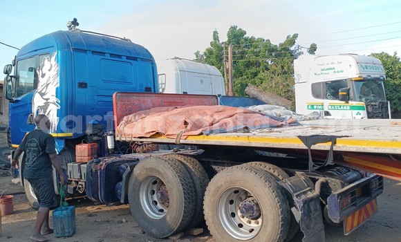 Nunua Ilio tumika Scania R420 Bluu Lori ndani ya Dar es Salaam nchini Dar es Salaam Nunua Ilio tumika Scania R420 Bluu Lori ndani ya Dar es Salaam nchini Dar es Salaam