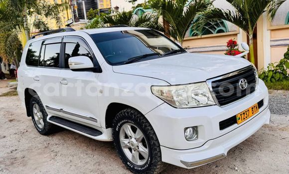 Buy Used Toyota Land Cruiser White Car in Dar es Salaam in Dar es Salaam Buy Used Toyota Land Cruiser White Car in Dar es Salaam in Dar es Salaam