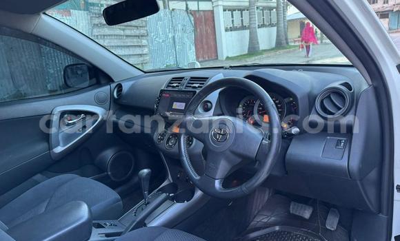 Buy Used Toyota RAV4 White Car in Dar es Salaam in Dar es Salaam Buy Used Toyota RAV4 White Car in Dar es Salaam in Dar es Salaam