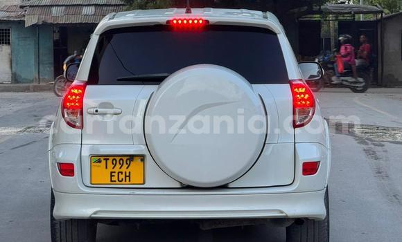 Buy Used Toyota RAV4 White Car in Dar es Salaam in Dar es Salaam Buy Used Toyota RAV4 White Car in Dar es Salaam in Dar es Salaam