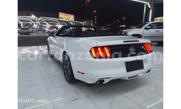 Nunua Imported Ford Mustang Nyeupe Gari ndani ya Import - Dubai nchini Arusha Nunua Imported Ford Mustang Nyeupe Gari ndani ya Import - Dubai nchini Arusha