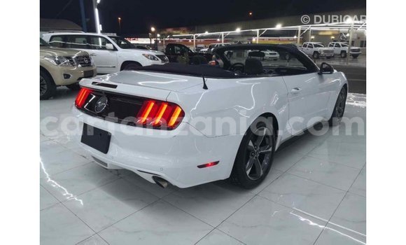 Nunua Imported Ford Mustang Nyeupe Gari ndani ya Import - Dubai nchini Arusha Nunua Imported Ford Mustang Nyeupe Gari ndani ya Import - Dubai nchini Arusha