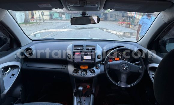 Buy Used Toyota RAV4 White Car in Dar es Salaam in Dar es Salaam