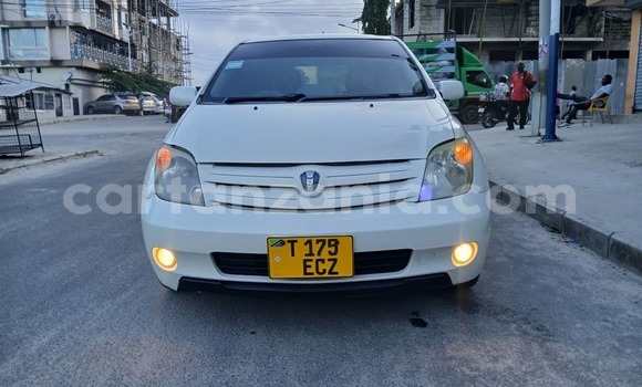 Buy Used Toyota IST White Car in Dar es Salaam in Dar es Salaam Buy Used Toyota IST White Car in Dar es Salaam in Dar es Salaam