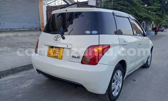Buy Used Toyota IST White Car in Dar es Salaam in Dar es Salaam Buy Used Toyota IST White Car in Dar es Salaam in Dar es Salaam