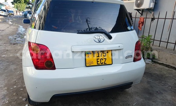 Buy Used Toyota IST White Car in Dar es Salaam in Dar es Salaam Buy Used Toyota IST White Car in Dar es Salaam in Dar es Salaam