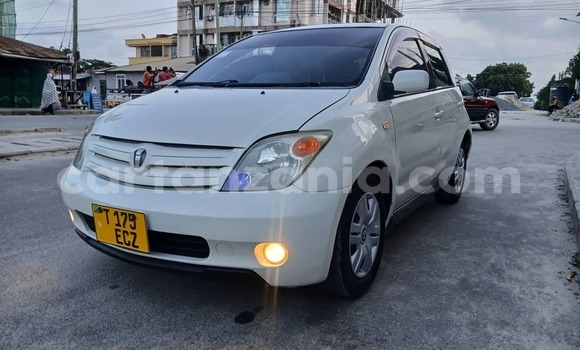 Buy Used Toyota IST White Car in Dar es Salaam in Dar es Salaam Buy Used Toyota IST White Car in Dar es Salaam in Dar es Salaam