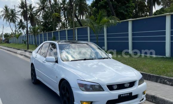Buy Used Toyota Altezza White Car in Dar es Salaam in Dar es Salaam Buy Used Toyota Altezza White Car in Dar es Salaam in Dar es Salaam
