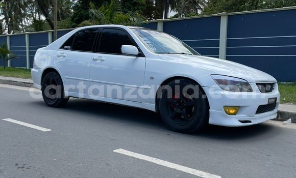 Buy Used Toyota Altezza White Car in Dar es Salaam in Dar es Salaam Buy Used Toyota Altezza White Car in Dar es Salaam in Dar es Salaam