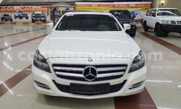 Nunua Imported Mercedes‒Benz 190 (W201) Nyeupe Gari ndani ya Import - Dubai nchini Arusha Nunua Imported Mercedes‒Benz 190 (W201) Nyeupe Gari ndani ya Import - Dubai nchini Arusha